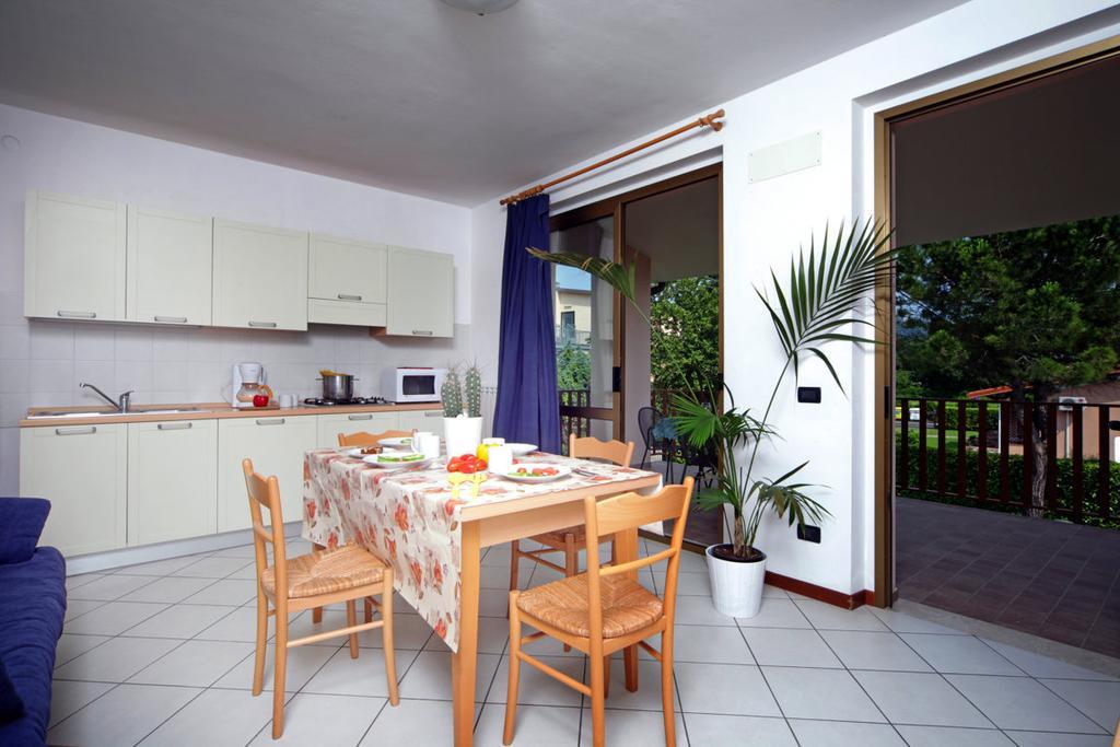 Camping Garden Tourist Manerba del Garda Exterior photo